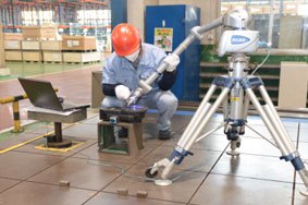 利用三维激光扫描测量臂测量外形结构复杂部品，实现 依照设计三维图进行的全方位检测，力求产品与设计的100%一致。