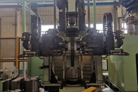 DPF缩管机保证触媒在筒体里面的稳定性，通过对管体直径缩小来固定触媒。